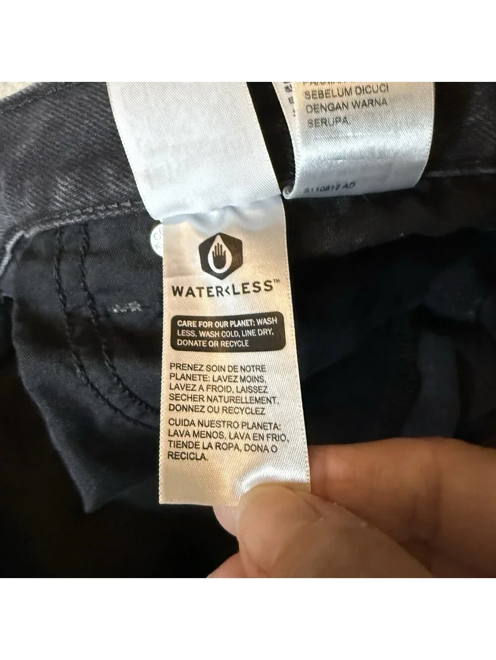 Levi’s High Waisted Mom Shorts Women’s 29 Black Denim High Rise WaterLess